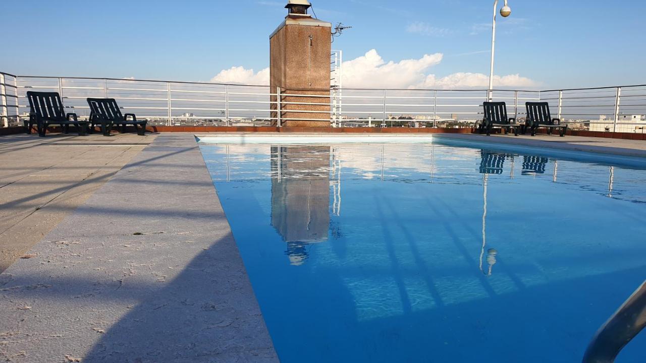 Apart Lisbon Pool Metro Garage Exterior foto